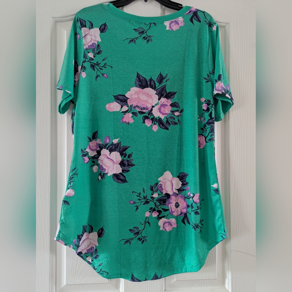 Lularoe Iris Floral Green Women's Top, Medium - Picture 5 of 6
